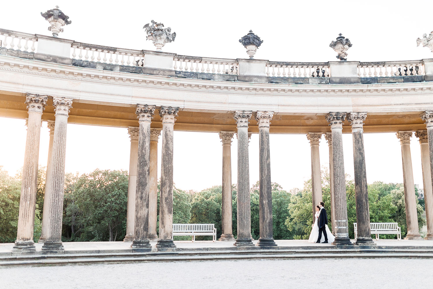 Hochzeit in Potsdam von Katharina & Jan im Mövenpick Zur Historischen Mühle mit Brautpaarshooting im Schlosspark Sanssouci